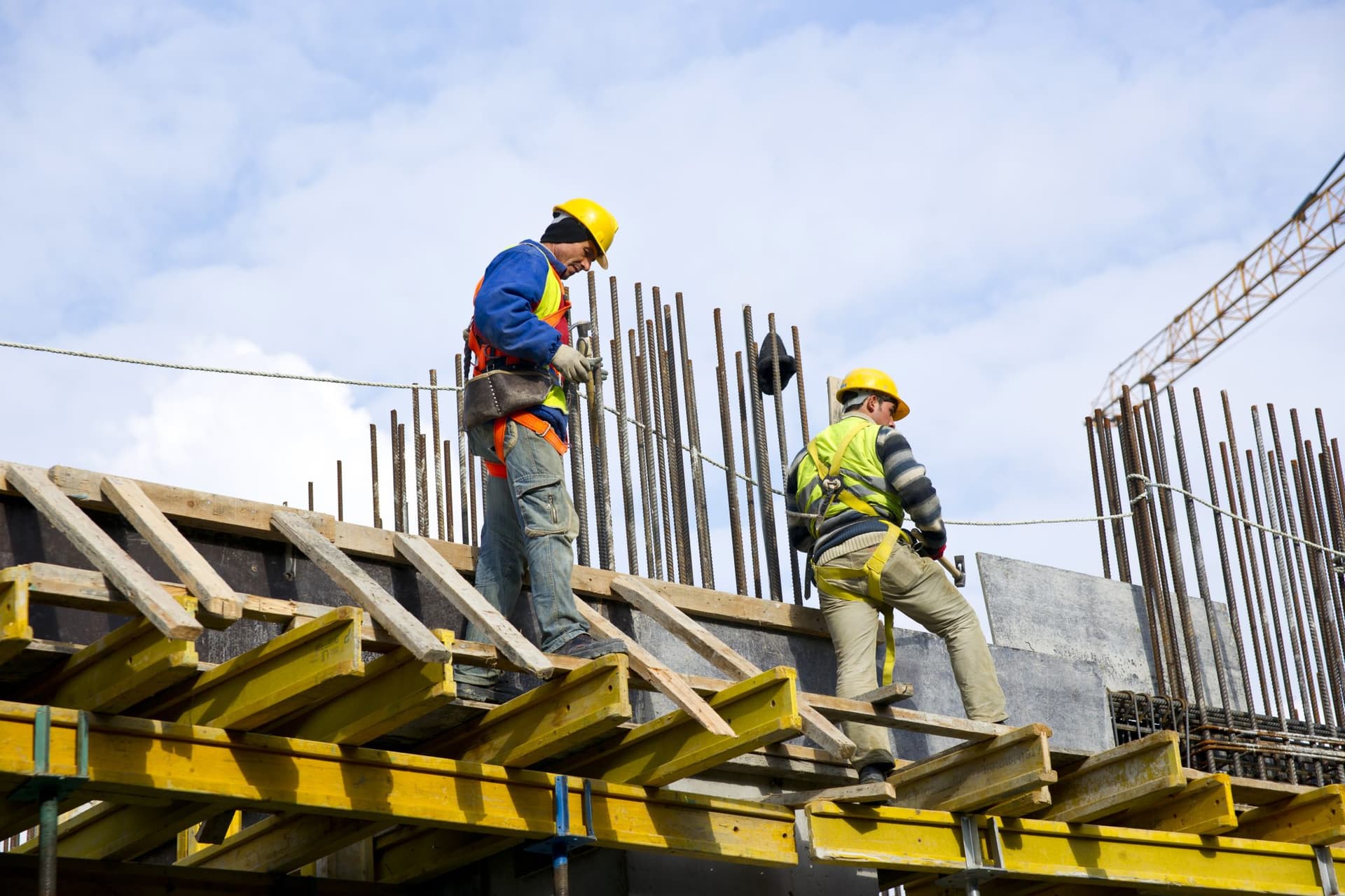 How AI for Workplace Safety is Shaping EHS Standards in the Construction Industry
